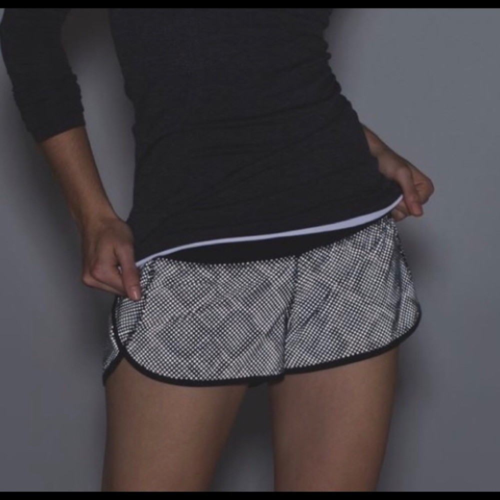 Lululemon Ravish Reptile Speed Shorts